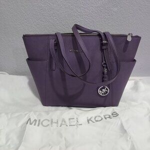 Large Saffiano Leather Top-Zip Tote Bag